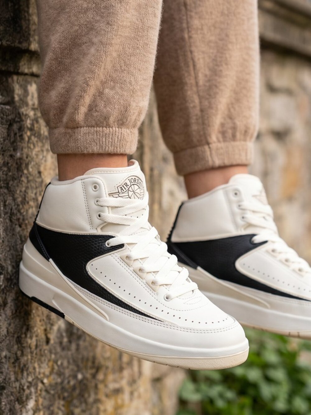 New Nike AIR JORDAN RETRO 2 High top Women's Sneakers Shoes White Black size 7